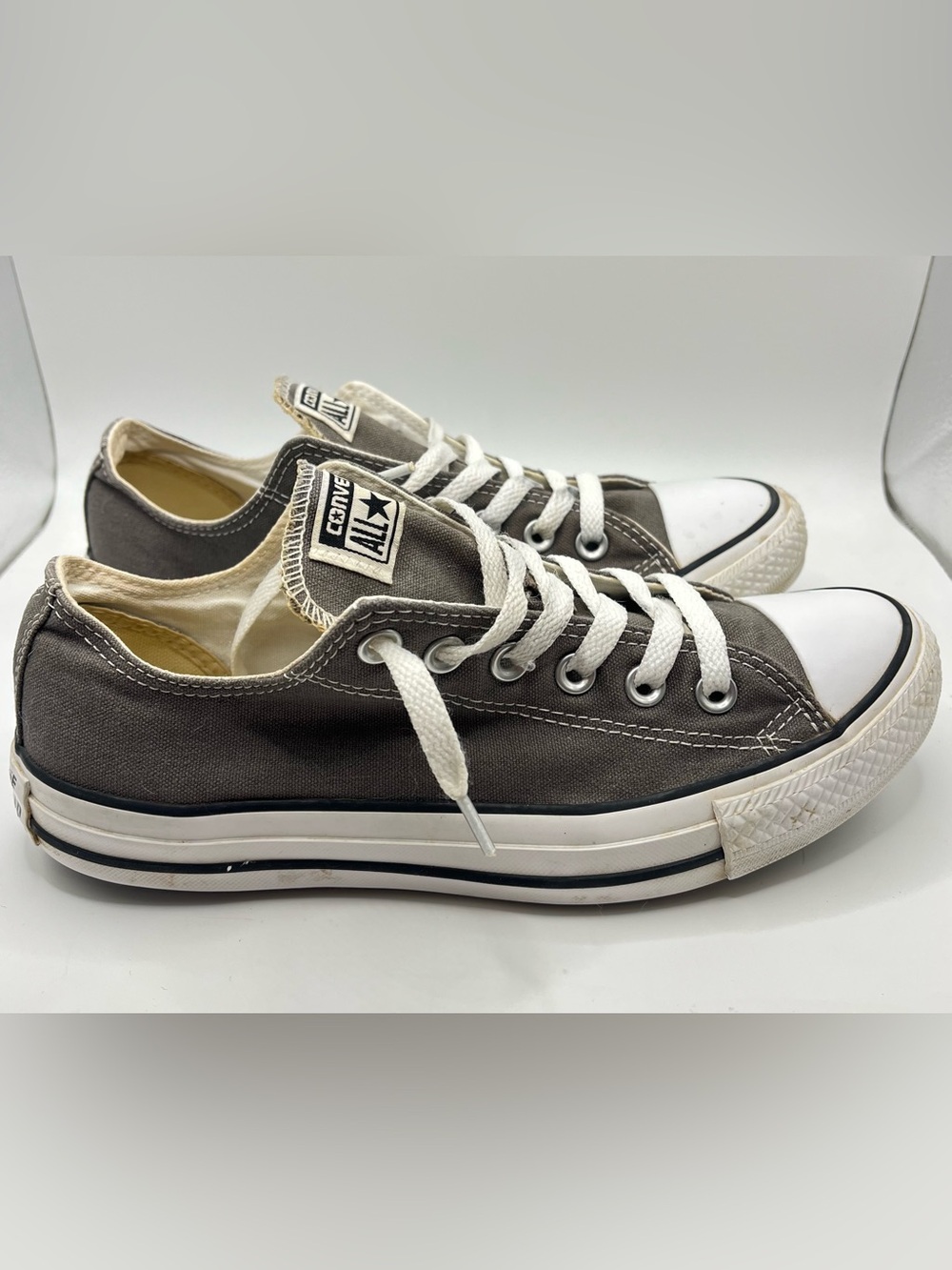 Converse Light Gray Chuck Taylor All Stars Women’s 9 Men’s 7 Sneakers Chucks
